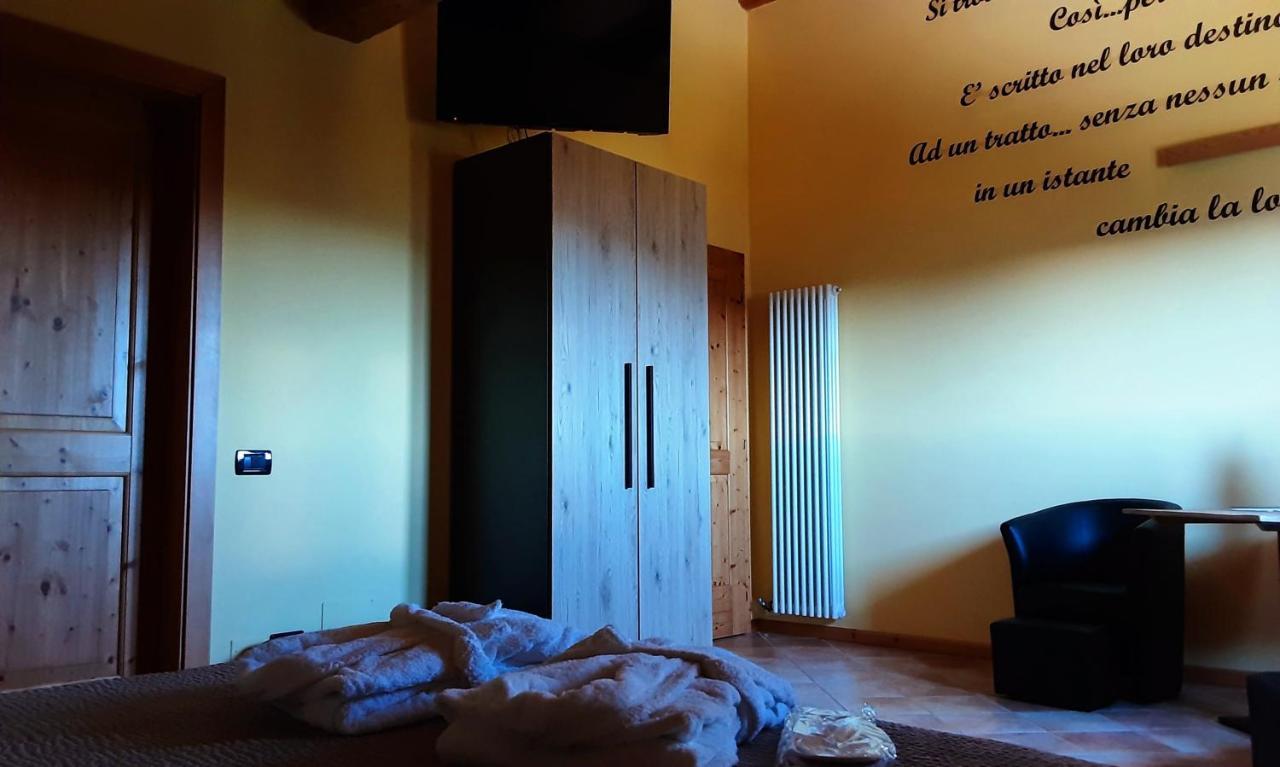 Chalet Chapeau Rar Castel Condino Zewnętrze zdjęcie
