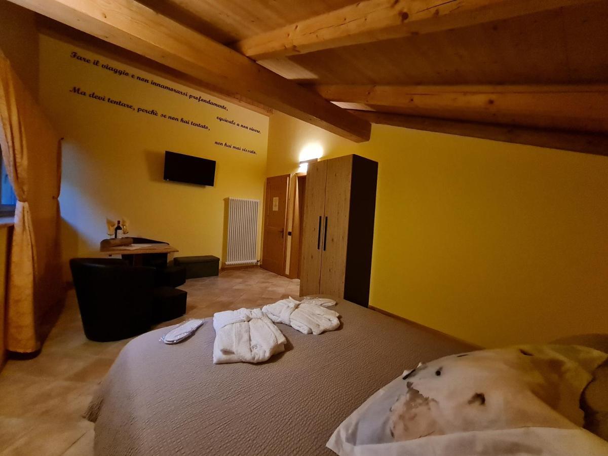 Chalet Chapeau Rar Castel Condino Zewnętrze zdjęcie
