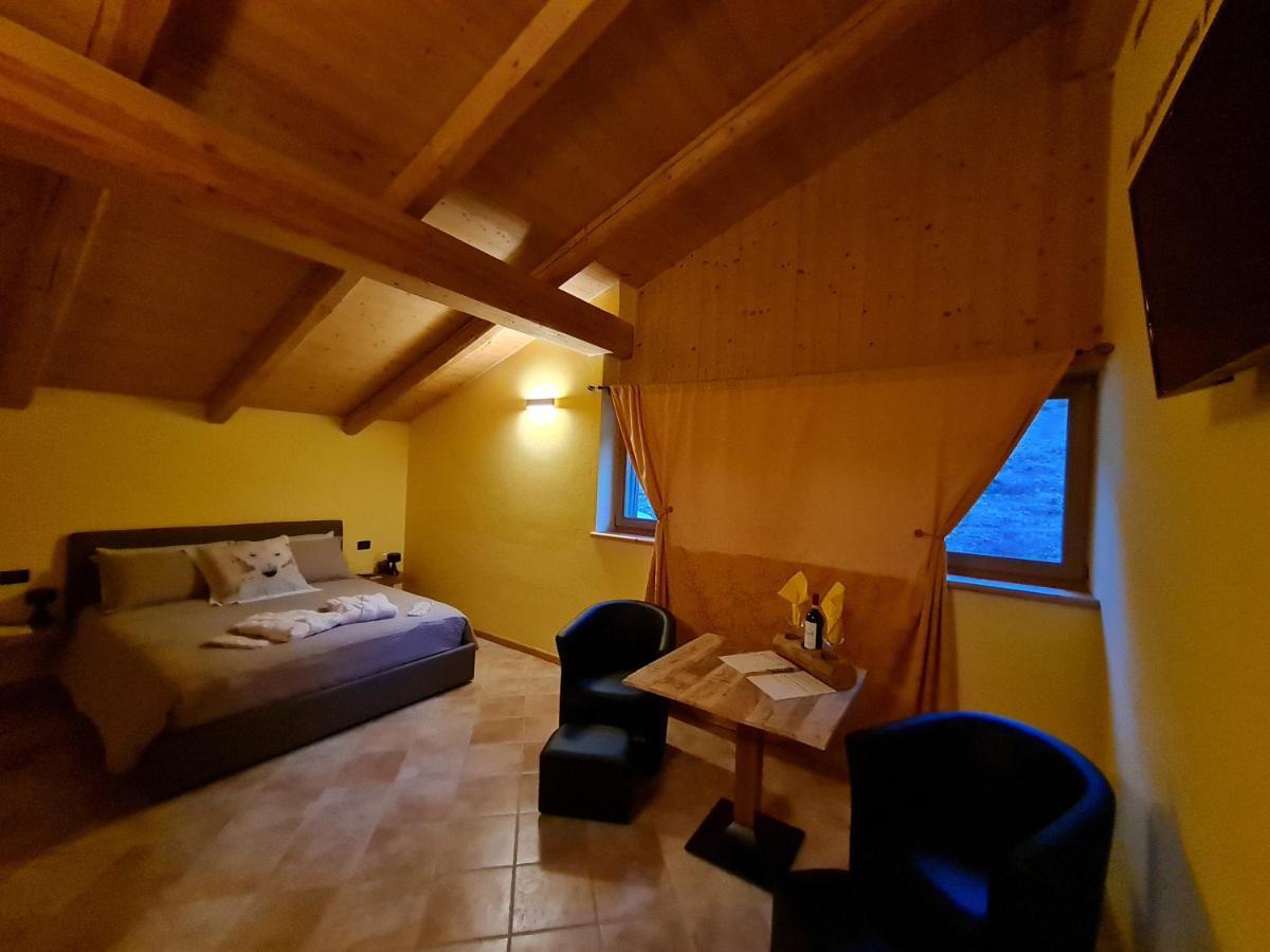 Chalet Chapeau Rar Castel Condino Zewnętrze zdjęcie